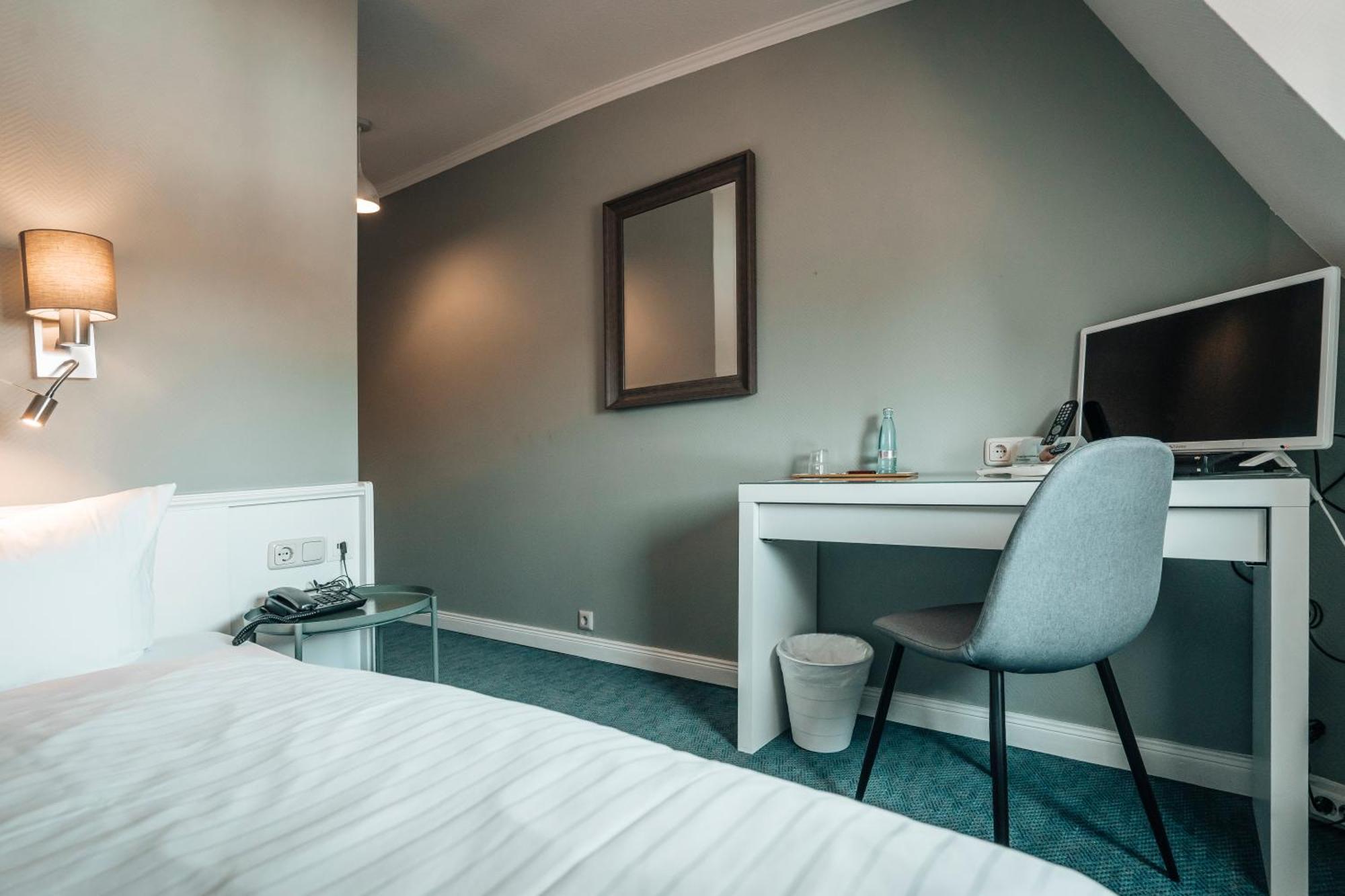 Hotel Freihof Am Roland Wedel Zewnętrze zdjęcie