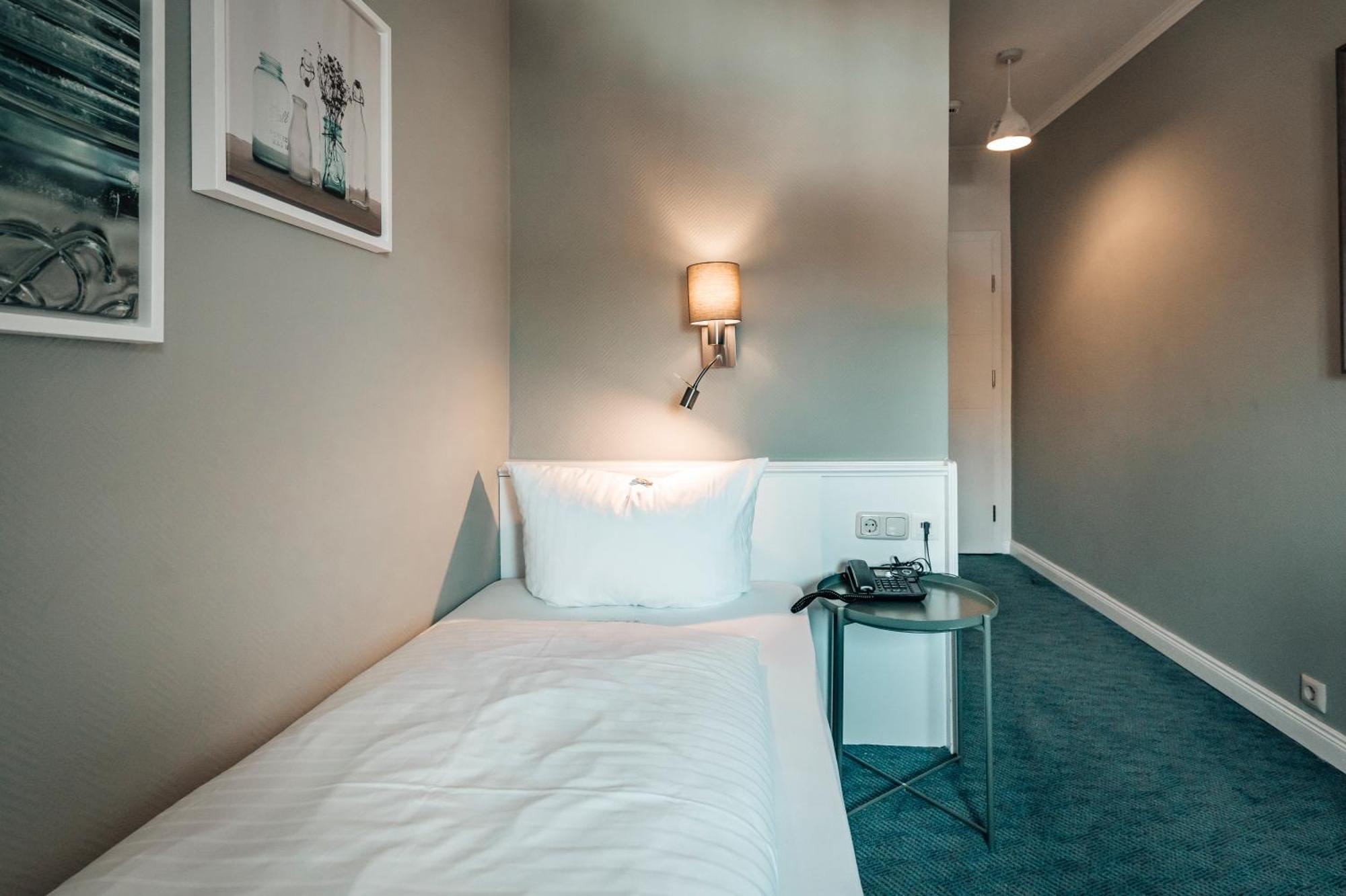 Hotel Freihof Am Roland Wedel Zewnętrze zdjęcie